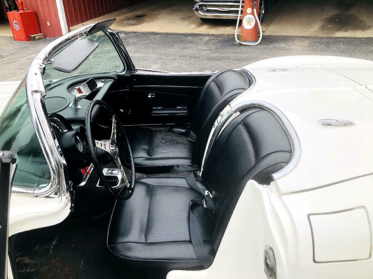 1961 White Chevrolet Corvette --