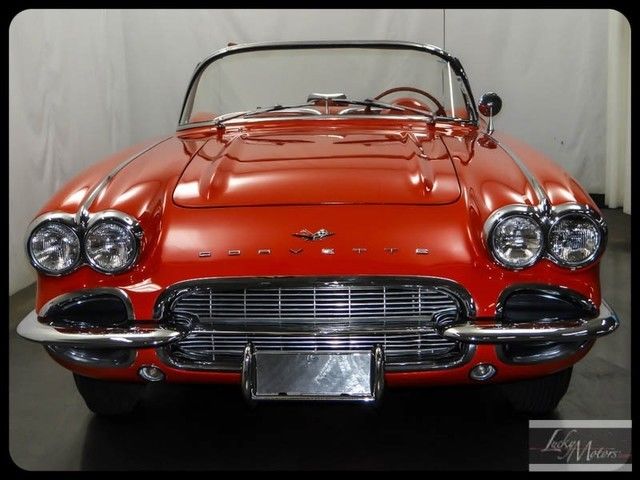 1961 White Chevrolet Corvette Convertible