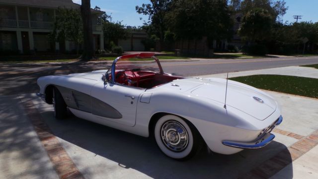 1961 White Chevrolet Corvette Convertible