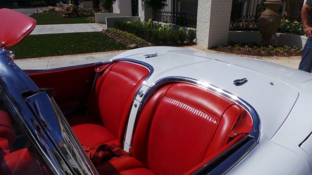 1961 White Chevrolet Corvette Convertible