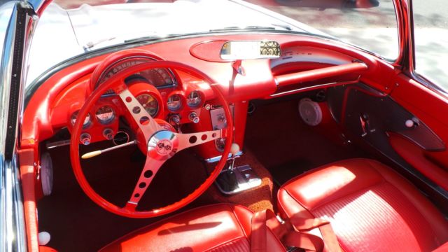 1961 White Chevrolet Corvette Convertible