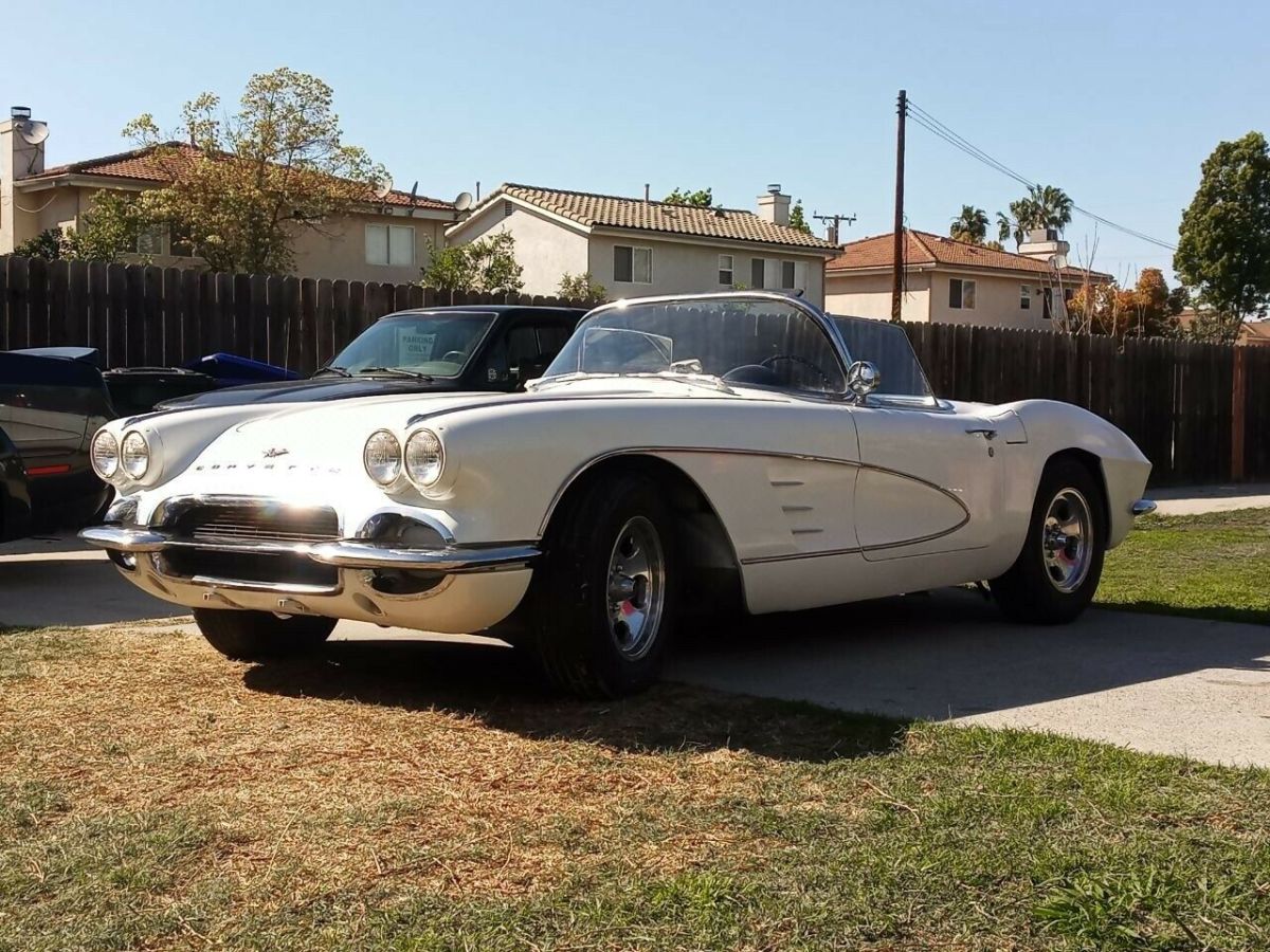 1961 White Chevrolet Corvette