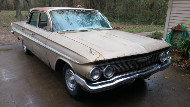 1961 Gold Chevrolet Impala Sedan