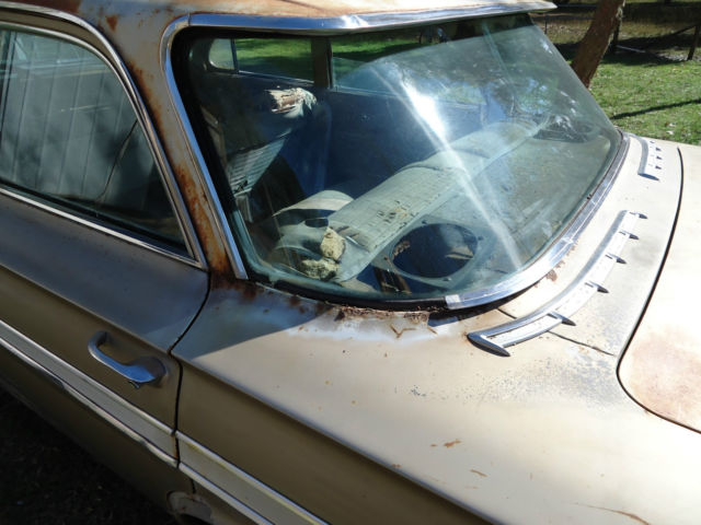 1961 Gold Chevrolet Impala Sedan