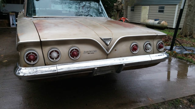 1961 Gold Chevrolet Impala Sedan