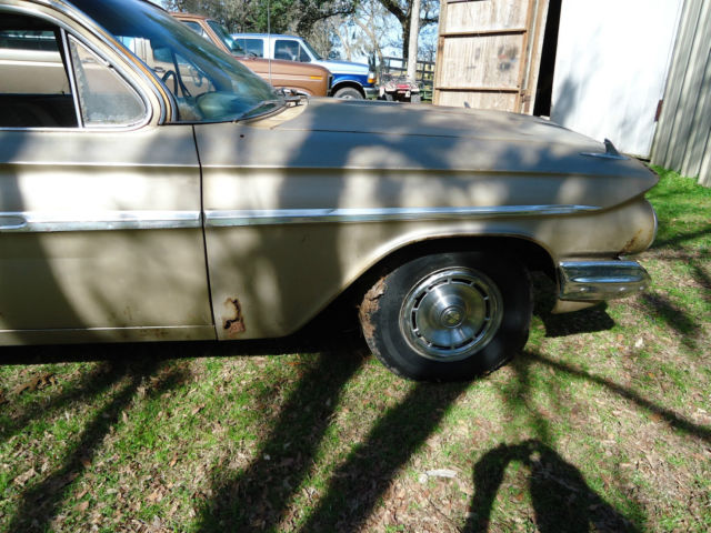 1961 Gold Chevrolet Impala Sedan