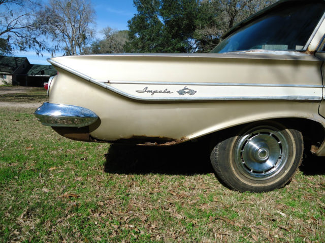 1961 Gold Chevrolet Impala Sedan