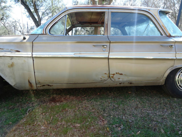 1961 Gold Chevrolet Impala Sedan