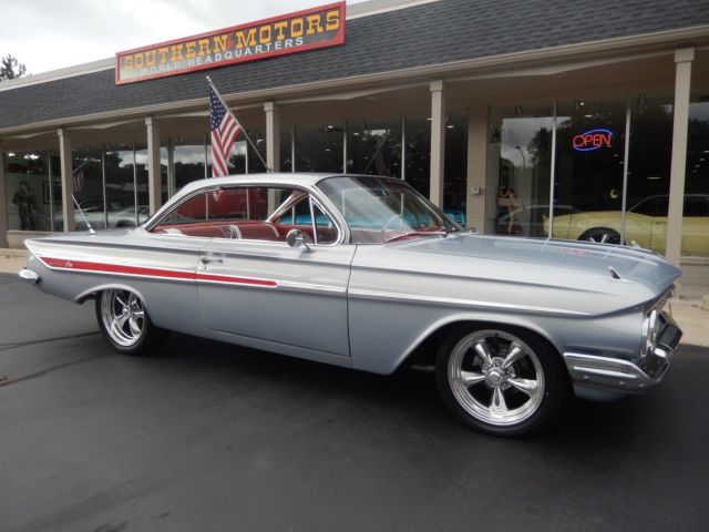 1961 Silver Chevrolet Impala Sedan