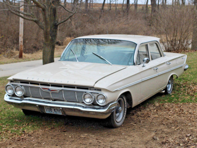 1961 Chevrolet Bel Air/150/210 Sedan