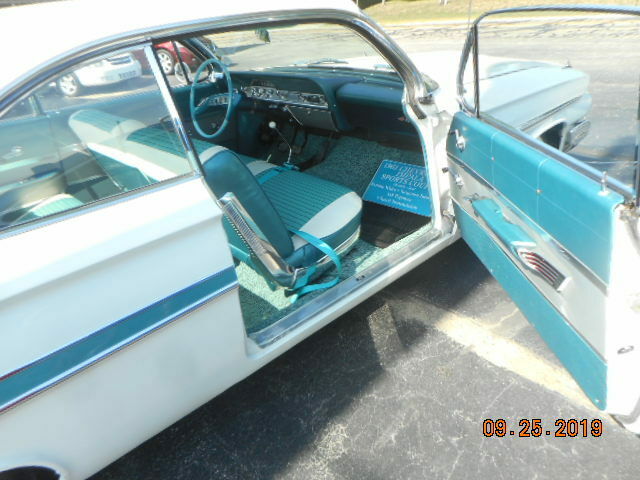 1961 White Chevrolet Impala Coupe