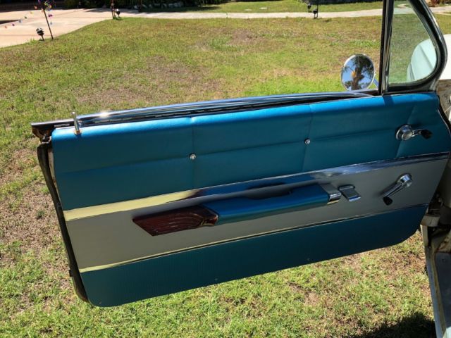 1961 White Chevrolet Impala Coupe