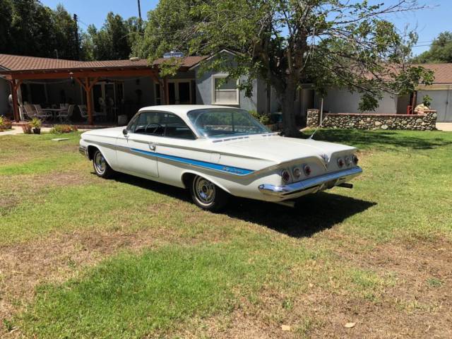 1961 White Chevrolet Impala Coupe