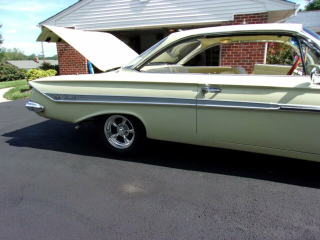 1961 Corona Cream Chevrolet Impala Bubble Top