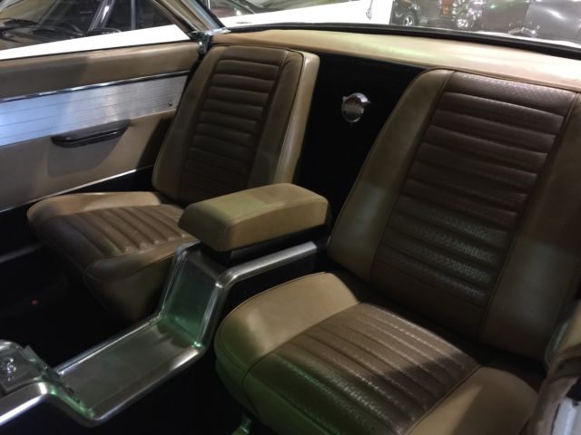 1961 White Chrysler 300 Series Hard Top