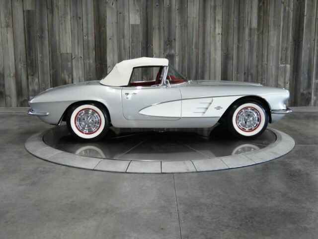 1961 Silver Chevrolet Corvette #'s Match RARE RARE CAR
