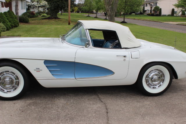 1961 White Chevrolet Corvette Convertible