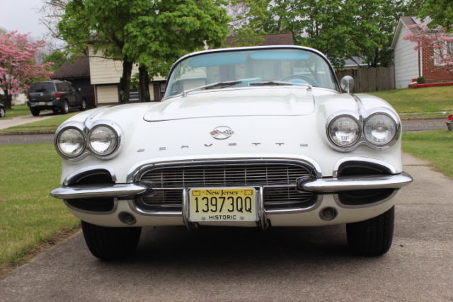 1961 White Chevrolet Corvette Convertible