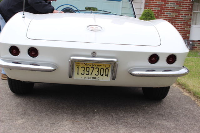 1961 White Chevrolet Corvette Convertible