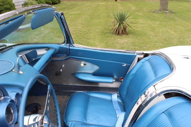 1961 White Chevrolet Corvette Convertible