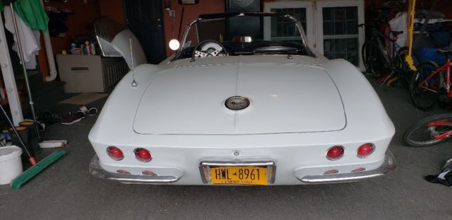 1961 White Chevrolet Corvette Convertible