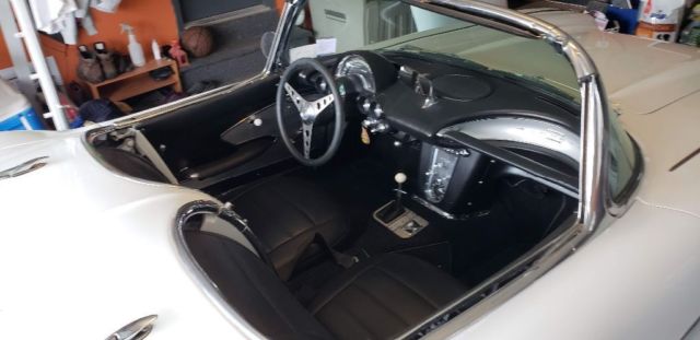 1961 White Chevrolet Corvette Convertible