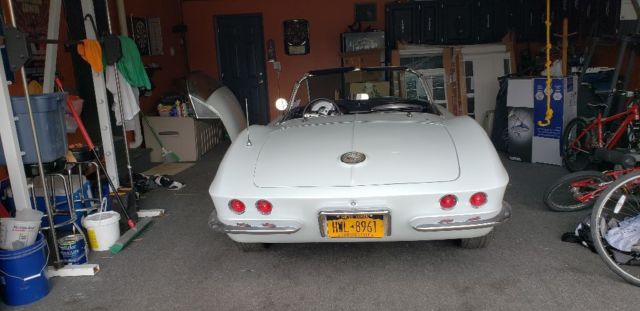 1961 White Chevrolet Corvette Convertible
