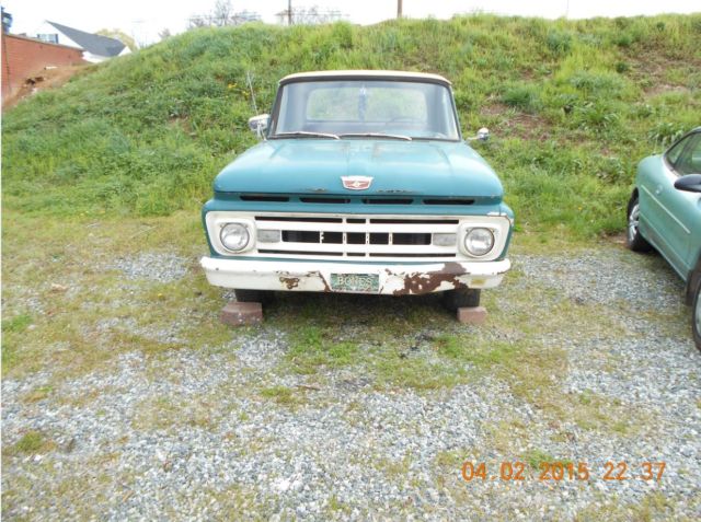 1961 Green Ford F-100 unibody
