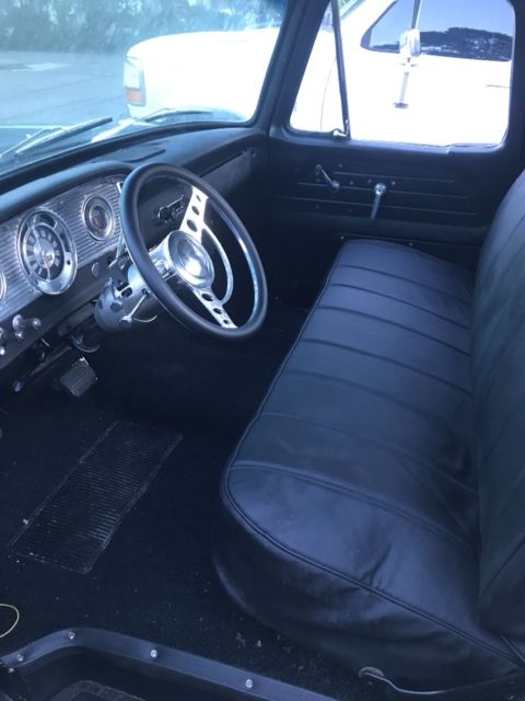 1961 Black Ford F-100