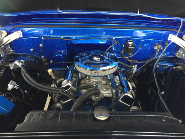 1961 Viper Pearl Blue Ford F-350 U/K