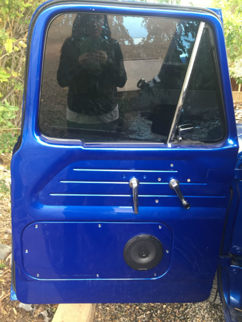 1961 Viper Pearl Blue Ford F-350 U/K