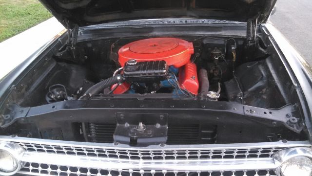 1961 Black Ford Fairlane U/K