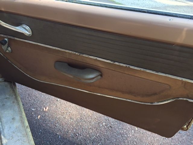 19610000 Cream Ford Fairlane U/K