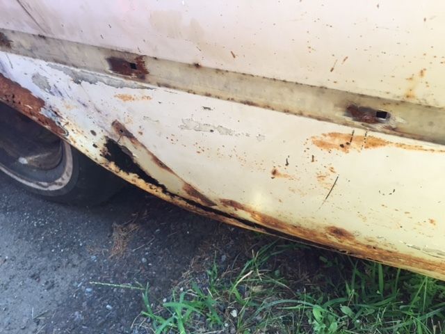 19610000 Cream Ford Fairlane U/K