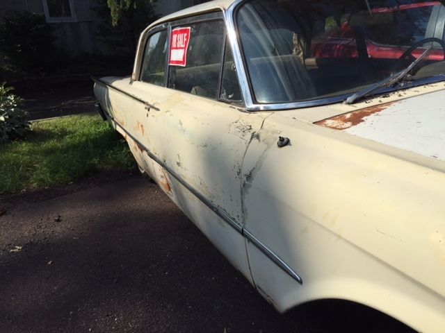 19610000 Cream Ford Fairlane U/K