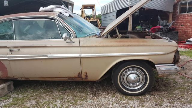 1961 Gold Chevrolet Impala