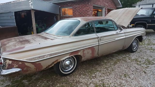 1961 Gold Chevrolet Impala