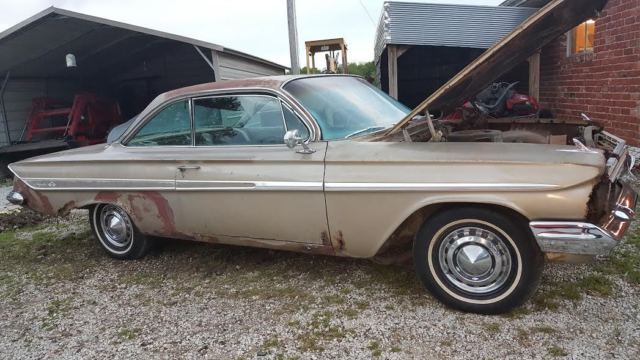 1961 Gold Chevrolet Impala