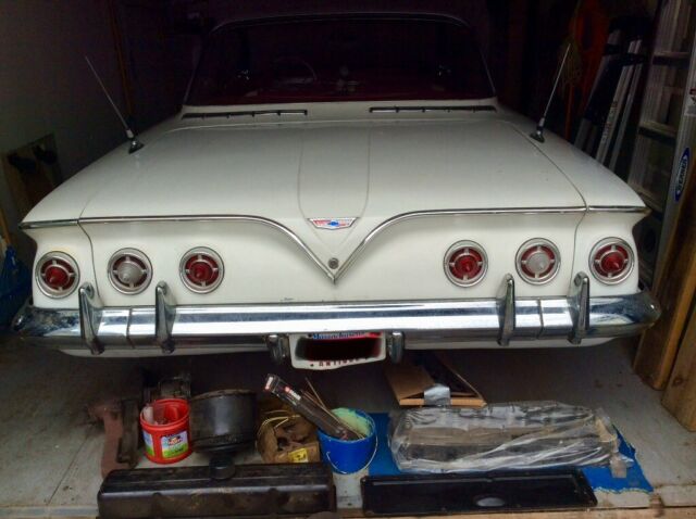 1961 White Chevrolet Impala Coupe