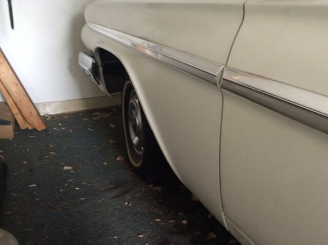 1961 White Chevrolet Impala Coupe