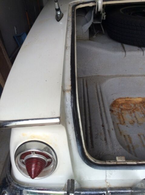 1961 White Chevrolet Impala Coupe