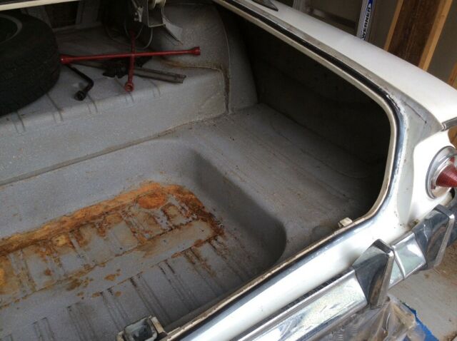 1961 White Chevrolet Impala Coupe