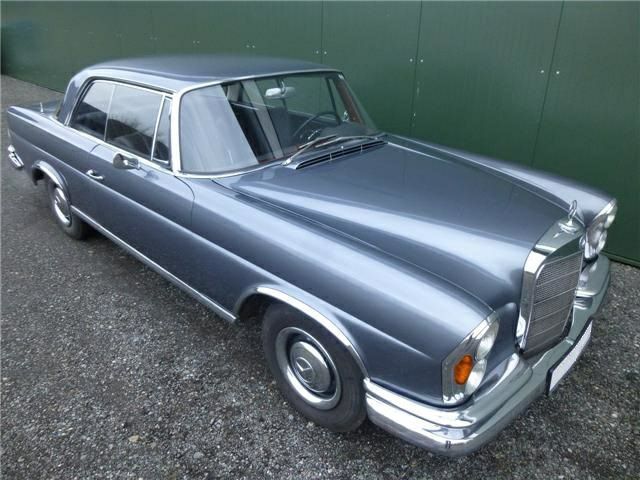 1961 Mercedes-Benz 200-Series