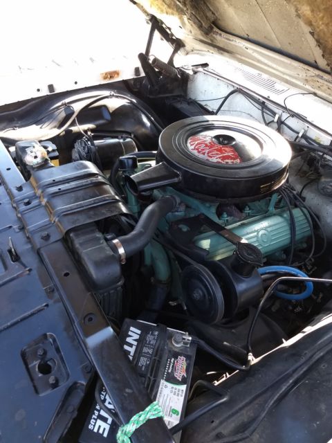 1961 White Oldsmobile Super 88 Sedan