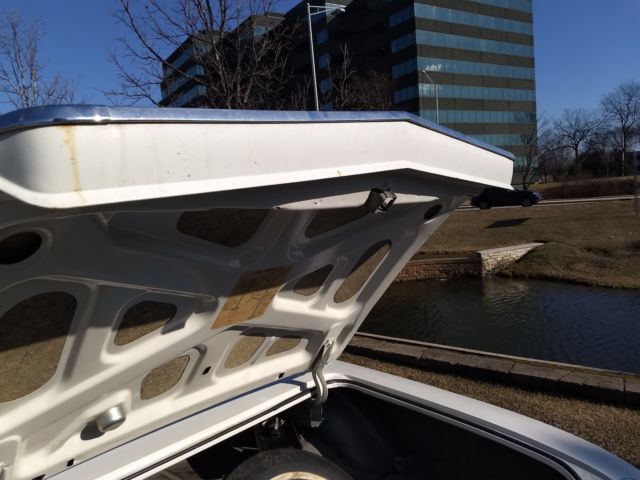 1961 White Oldsmobile Super 88 Sedan