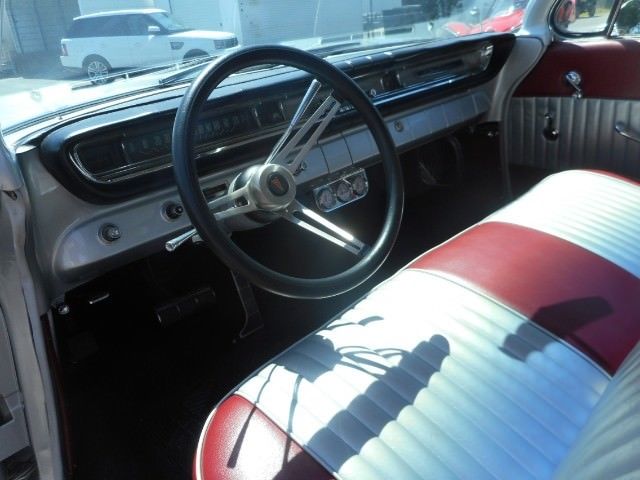 1961 Silver Pontiac Catalina --