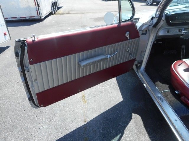 1961 Silver Pontiac Catalina --