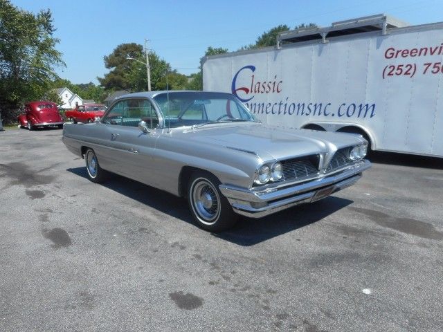 1961 Silver Pontiac Catalina --