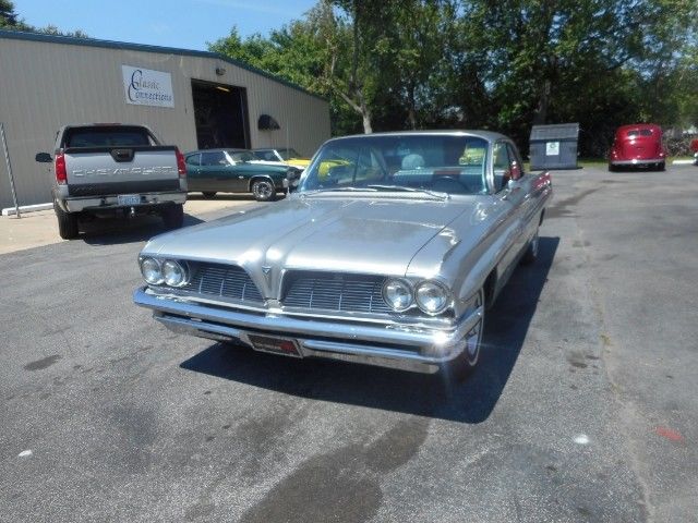 1961 Silver Pontiac Catalina --