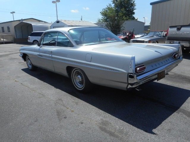 1961 Silver Pontiac Catalina --